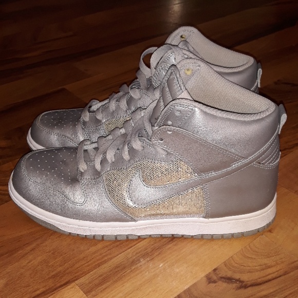 silver sparkle nike dunks